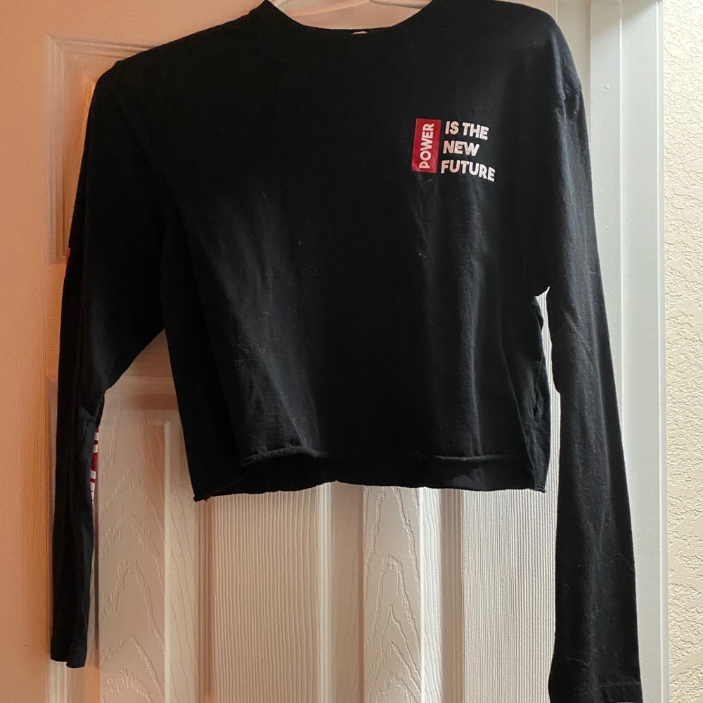 Cropped Black Long-Sleeve Graphic Top